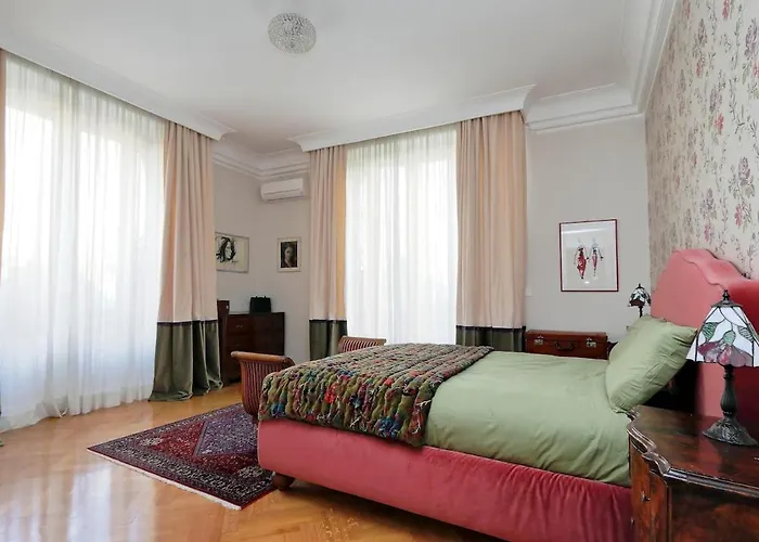 Apartment Elegant 270 Mq In Coppede-